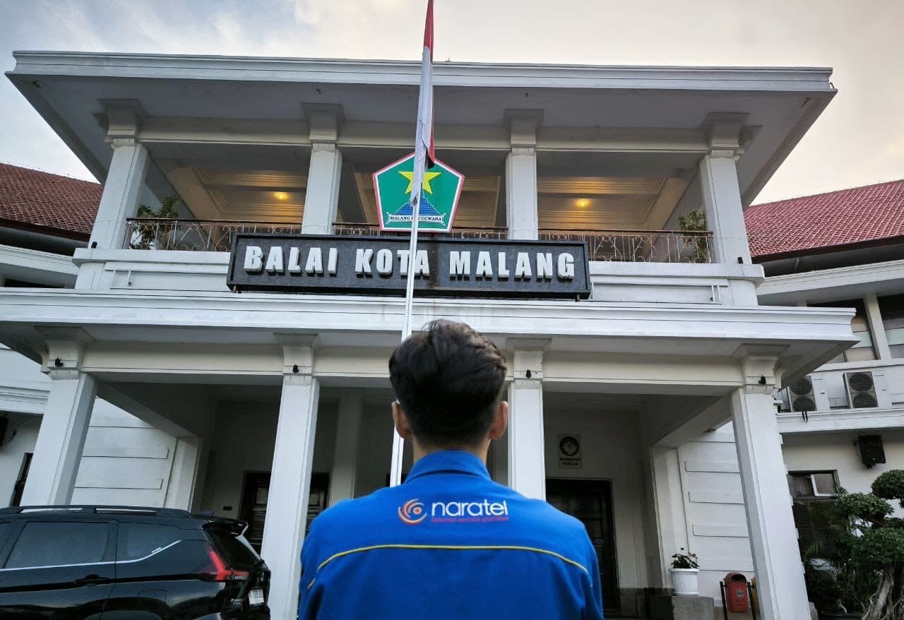 Background Kapten Naratel